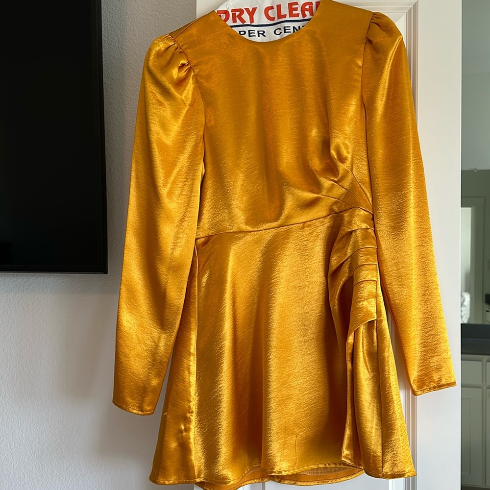 House of Harlow x Revolve dress size XS. Worn ONCE!